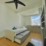Cómodo apto con vista al mar